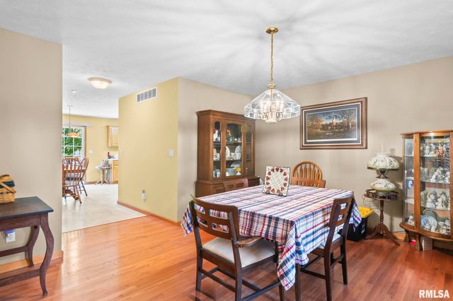 3908 Thackeray Drive, Springfield, IL 62711