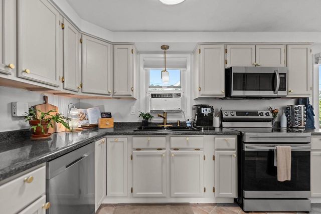 1158 LORETTA AVENUE, Menasha, WI 54952