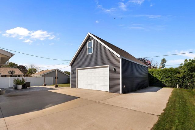 1158 LORETTA AVENUE, Menasha, WI 54952