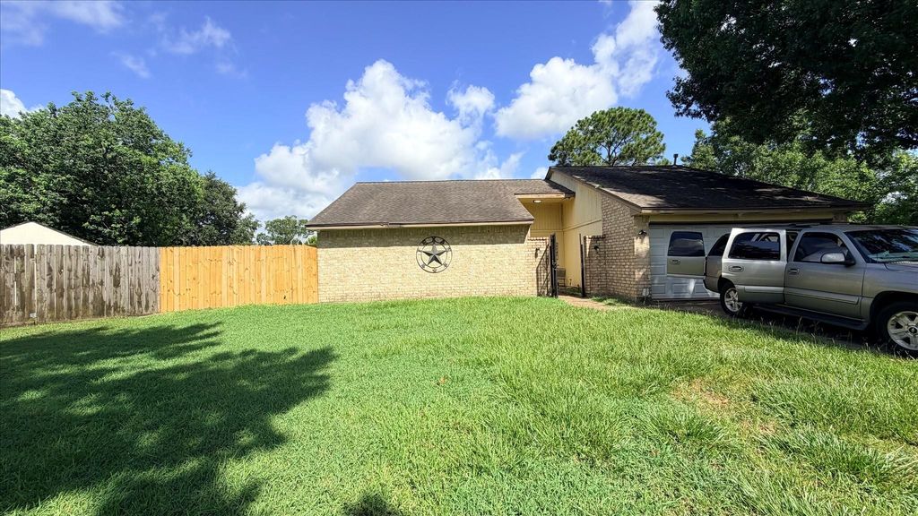 3403 Golders Green Drive, Houston, TX 77082