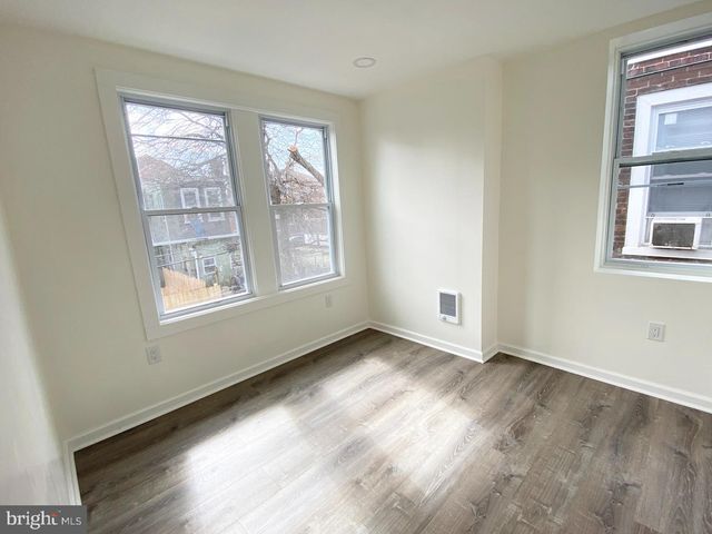 3555 EMERALD ST, Philadelphia, PA 19134