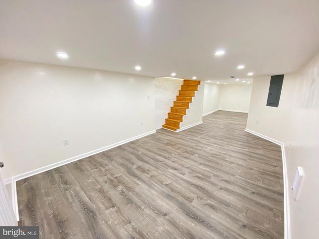 3555 EMERALD ST, Philadelphia, PA 19134