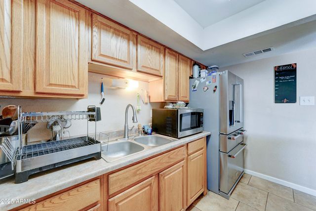 4727 W NORTHVIEW Avenue, Glendale, AZ 85301