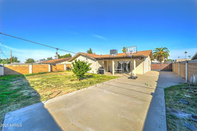 4727 W NORTHVIEW Avenue, Glendale, AZ 85301