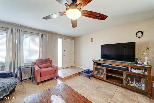 4727 W NORTHVIEW Avenue, Glendale, AZ 85301