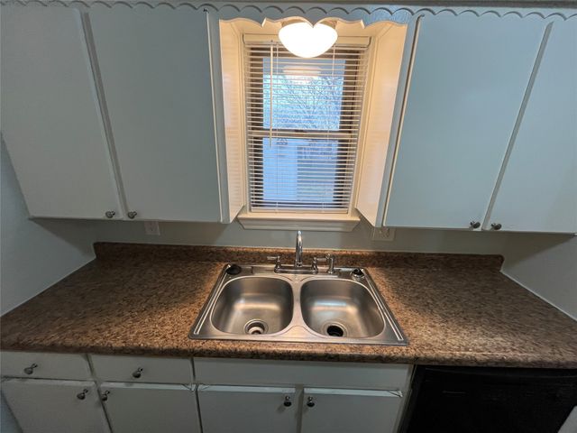 1841 S Perry Road, Carrollton, TX 75006