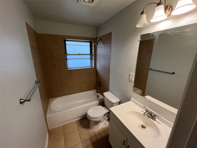 1841 S Perry Road, Carrollton, TX 75006