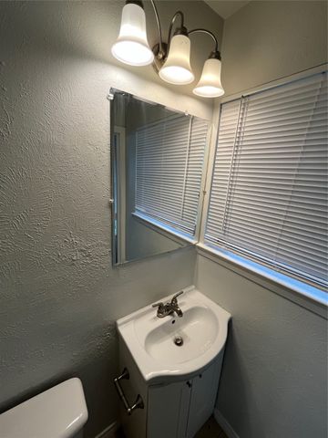 1841 S Perry Road, Carrollton, TX 75006