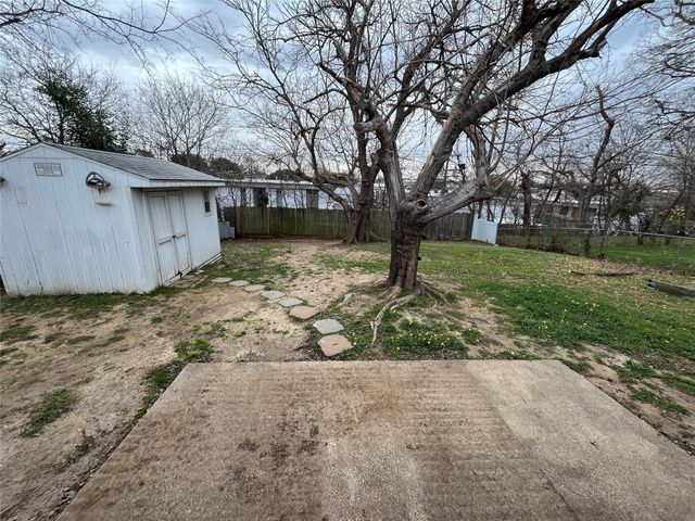 1841 S Perry Road, Carrollton, TX 75006