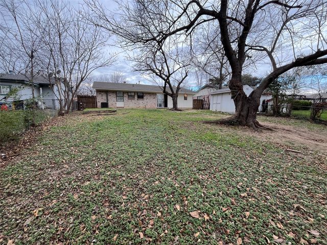 1841 S Perry Road, Carrollton, TX 75006