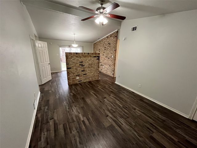 1841 S Perry Road, Carrollton, TX 75006