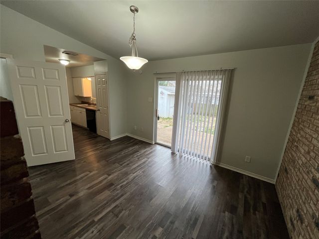 1841 S Perry Road, Carrollton, TX 75006