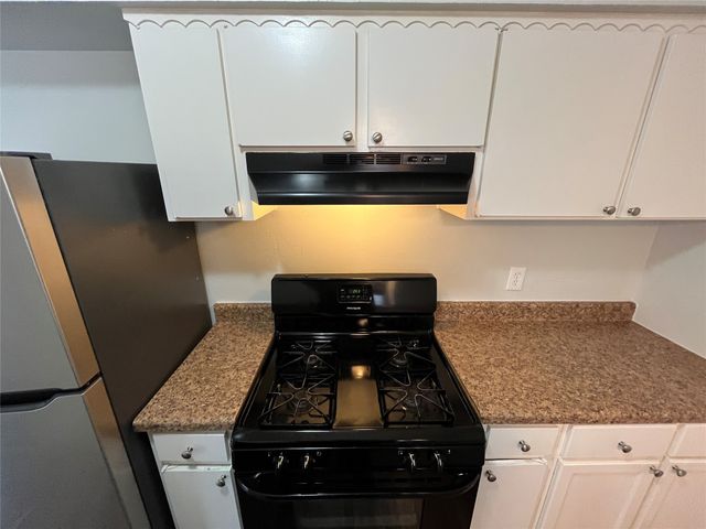 1841 S Perry Road, Carrollton, TX 75006