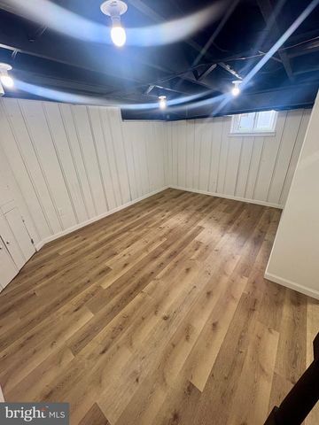326 STEMMERS RUN RD, Baltimore, MD 21221