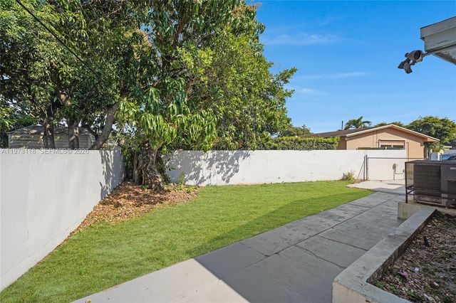 3861 NW 6th Ct, Lauderhill, FL 33311