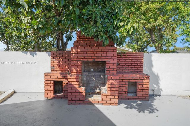 3861 NW 6th Ct, Lauderhill, FL 33311