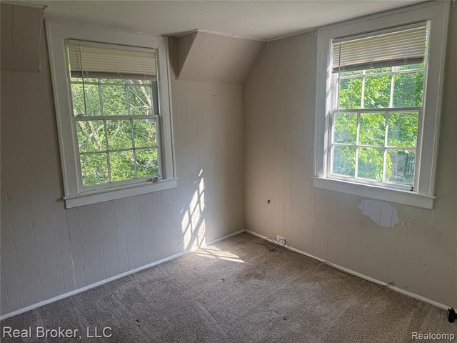 958 N Chevrolet Avenue, Flint, MI 48504
