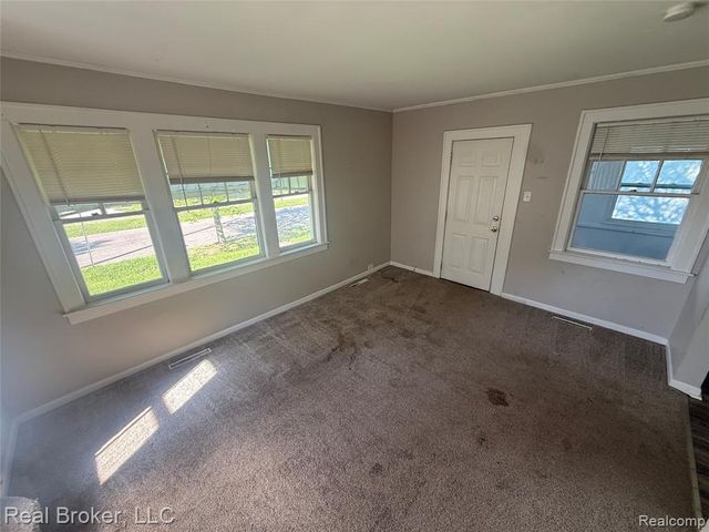 958 N Chevrolet Avenue, Flint, MI 48504