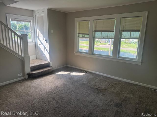 958 N Chevrolet Avenue, Flint, MI 48504