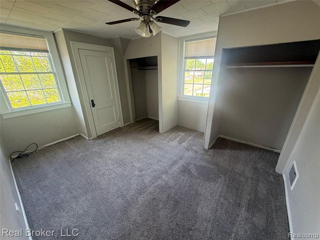 958 N Chevrolet Avenue, Flint, MI 48504