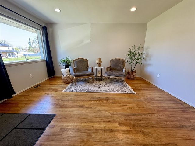 6924 Belton Street, Garden City, MI 48135