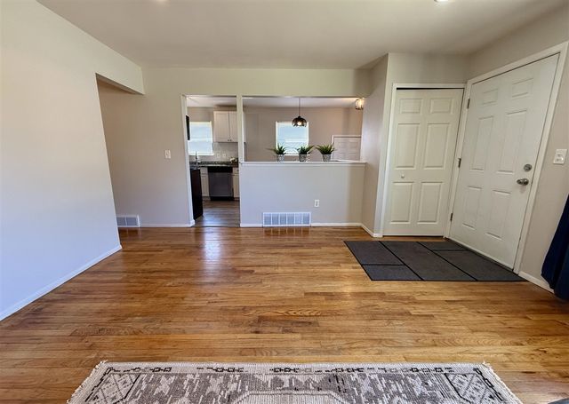 6924 Belton Street, Garden City, MI 48135