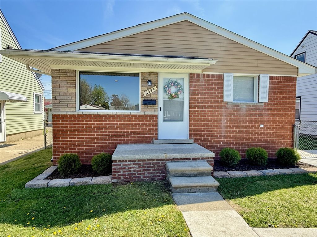 6924 Belton Street, Garden City, MI 48135