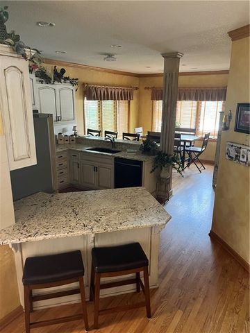 15733 Pine Circle, Basehor, KS 66007