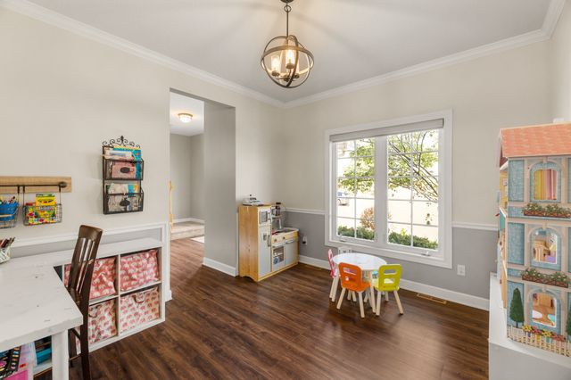 14418 Oak Brook Drive, Urbandale, IA 50323