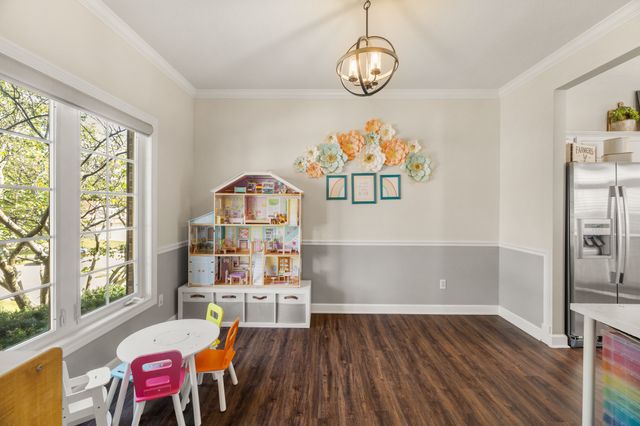 14418 Oak Brook Drive, Urbandale, IA 50323