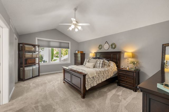 14418 Oak Brook Drive, Urbandale, IA 50323