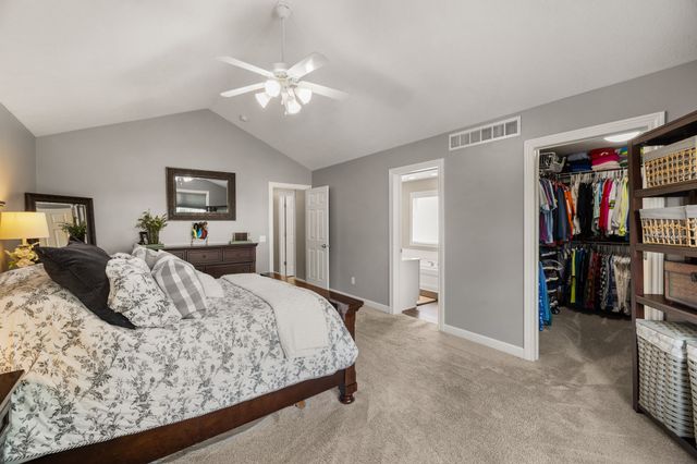14418 Oak Brook Drive, Urbandale, IA 50323