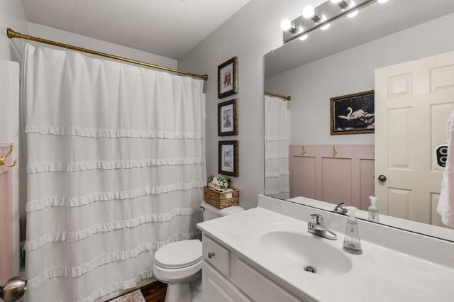 14418 Oak Brook Drive, Urbandale, IA 50323
