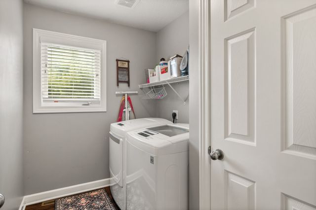 14418 Oak Brook Drive, Urbandale, IA 50323