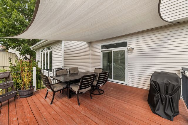 14418 Oak Brook Drive, Urbandale, IA 50323
