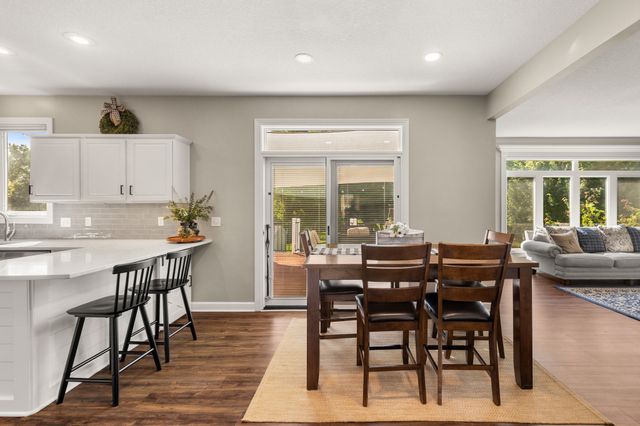 14418 Oak Brook Drive, Urbandale, IA 50323