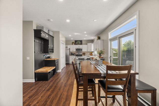 14418 Oak Brook Drive, Urbandale, IA 50323