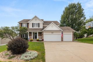 14418 Oak Brook Drive, Urbandale, IA 50323