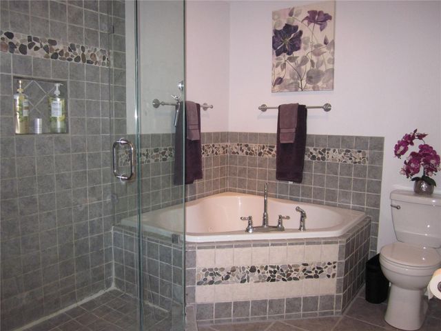 4902 COUNTRY AIRE LANE, Tampa, FL 33624