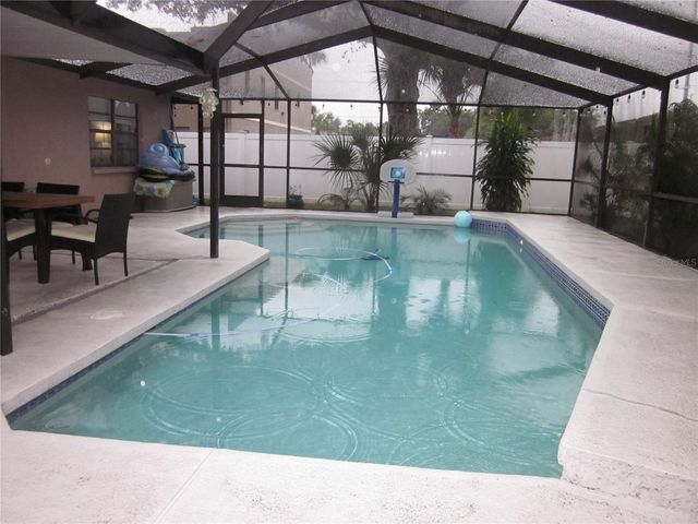4902 COUNTRY AIRE LANE, Tampa, FL 33624