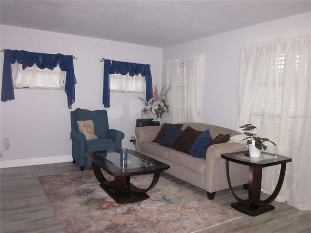 4902 COUNTRY AIRE LANE, Tampa, FL 33624