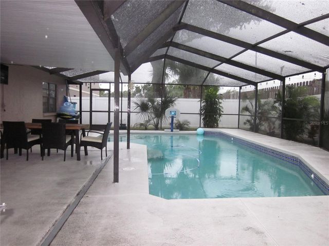 4902 COUNTRY AIRE LANE, Tampa, FL 33624