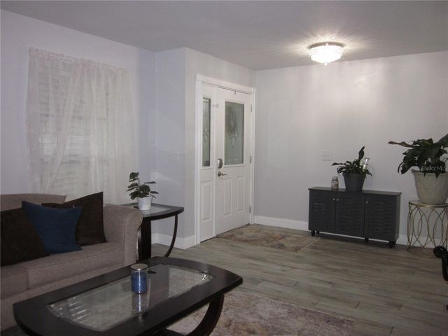 4902 COUNTRY AIRE LANE, Tampa, FL 33624