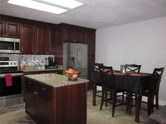 4902 COUNTRY AIRE LANE, Tampa, FL 33624