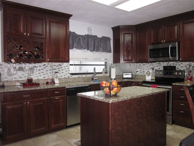 4902 COUNTRY AIRE LANE, Tampa, FL 33624