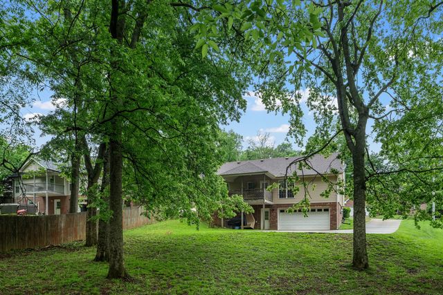 1691 Barrywood Cir, E, Clarksville, TN 37042