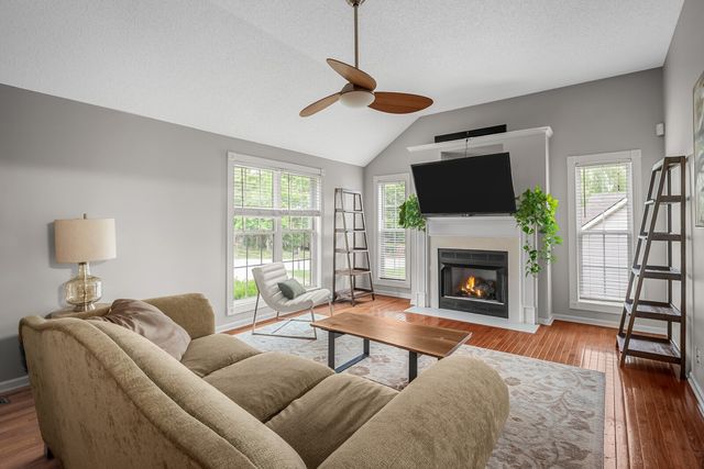 1691 Barrywood Cir, E, Clarksville, TN 37042