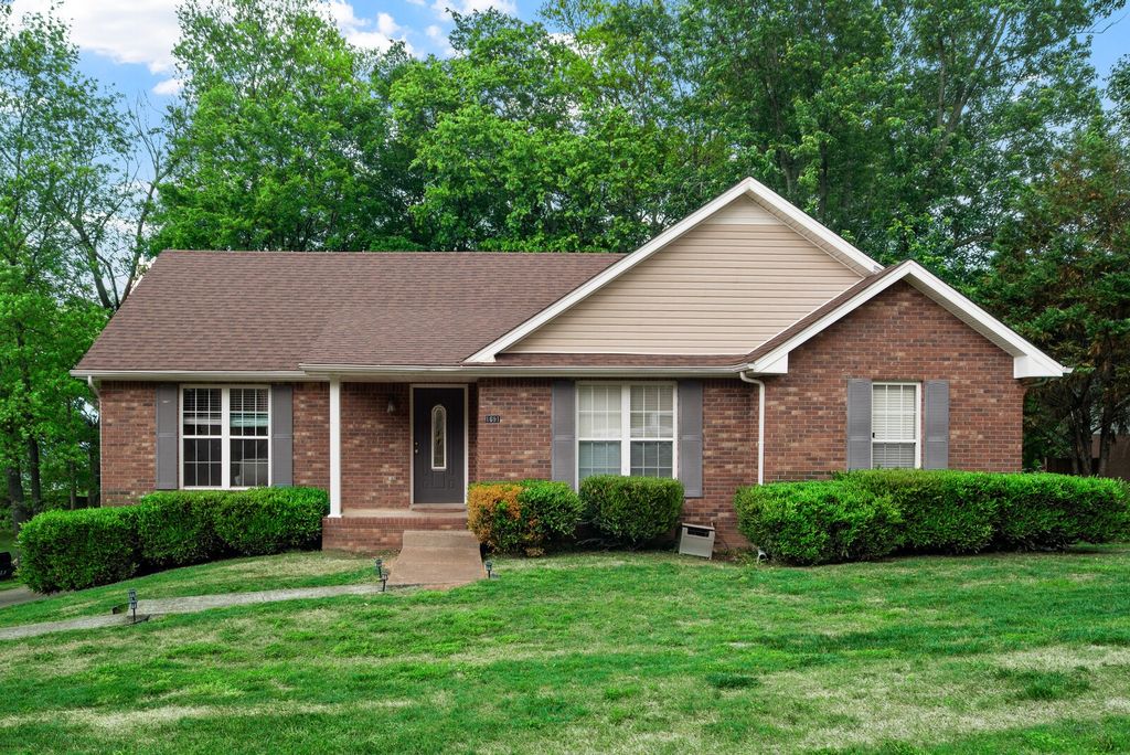 1691 Barrywood Cir, E, Clarksville, TN 37042