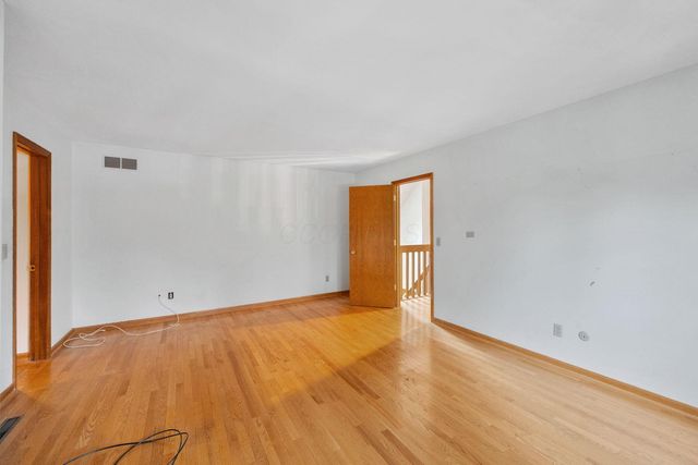 110 Whieldon Lane, Columbus, OH 43085