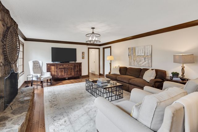 8345 GLEN MEADOW LN, Germantown, TN 38138